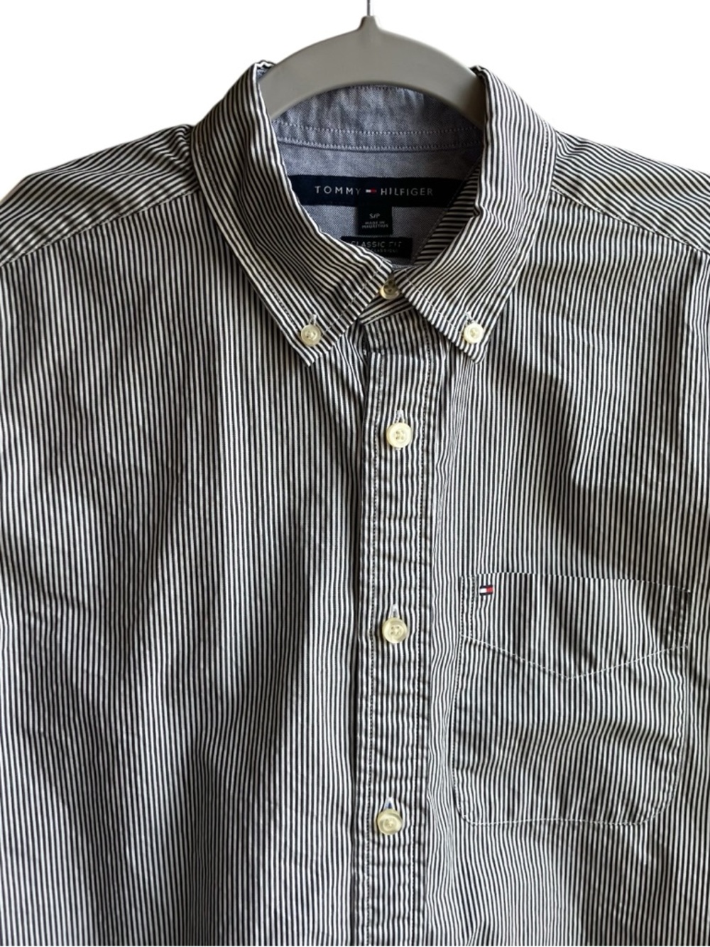 Tommy Hilfiger Men’s Black & White Pinstripe Button-Down Long Sleeve Shirt,Small